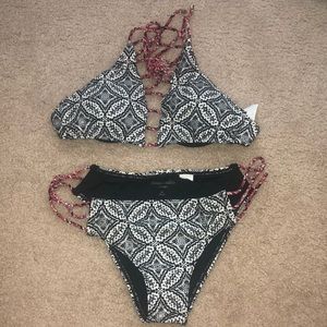 Black/white paisley with red string bikini